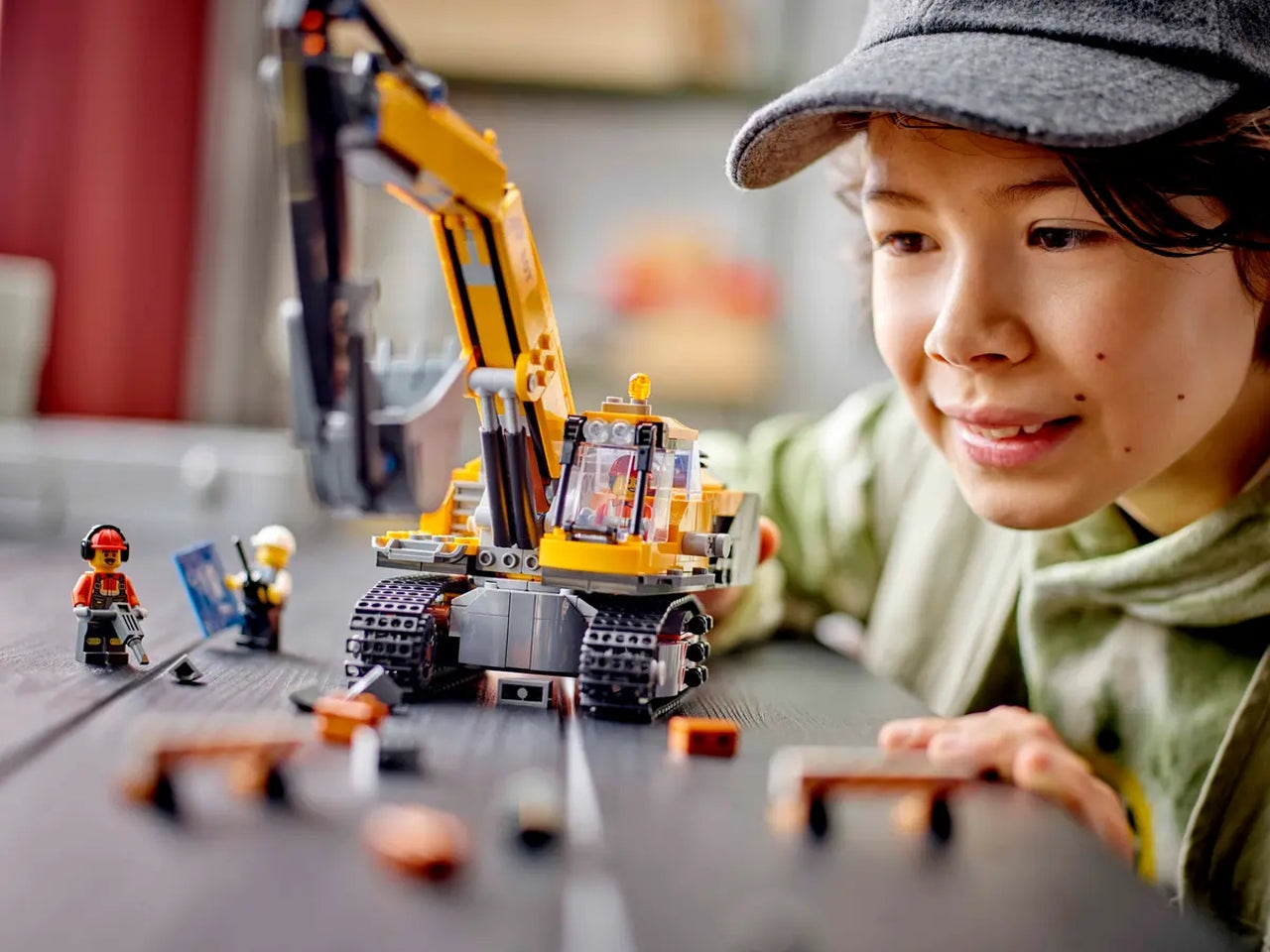 Lego City Big Vehicles Escavatore da cantiere giallo, set di costruzioni in scatola da 633 pezzi, per ragazzo 8+anni 60420