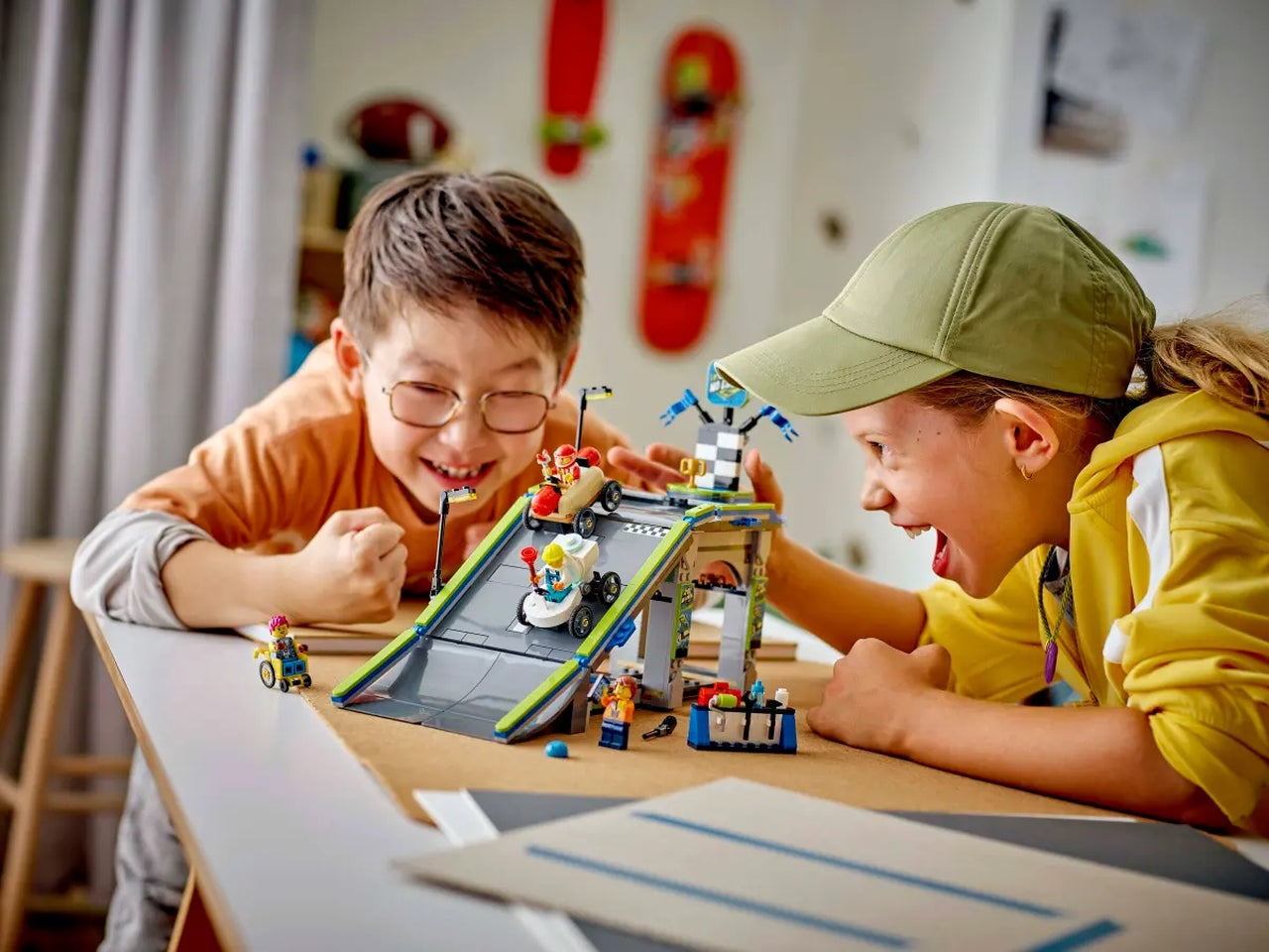 Lego City great vehicles nessun limite: gara sulla pista a rampe 436 pezzi per età 6+ 60460