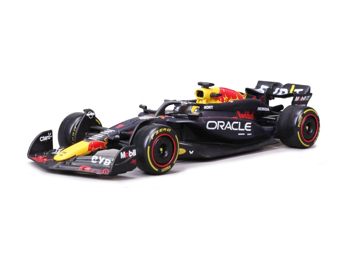Auto race Red Bull w/o helmet scala 1:43 $
