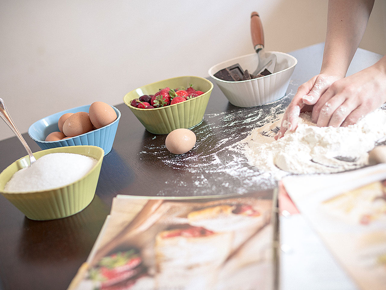 Insalatiera dorica d24cm ass. idl