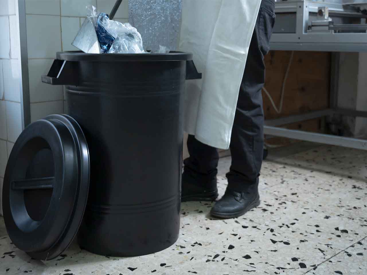 Contenitore 100lt nero cont100