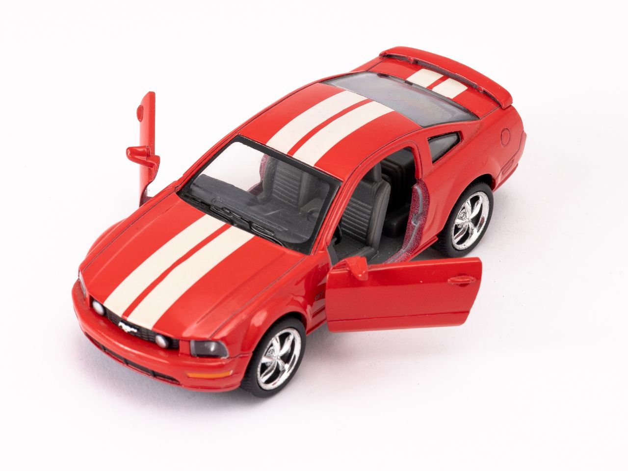 2006 ford mustang gt die cast