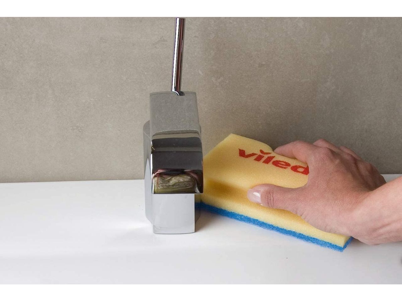 Spugna Glitzi Soft XXL ottima per la pulizia del Bagno, con Trattamento Antibatterico, Assorbente, Salvaunghie, Maxi formato XXL - Vileda