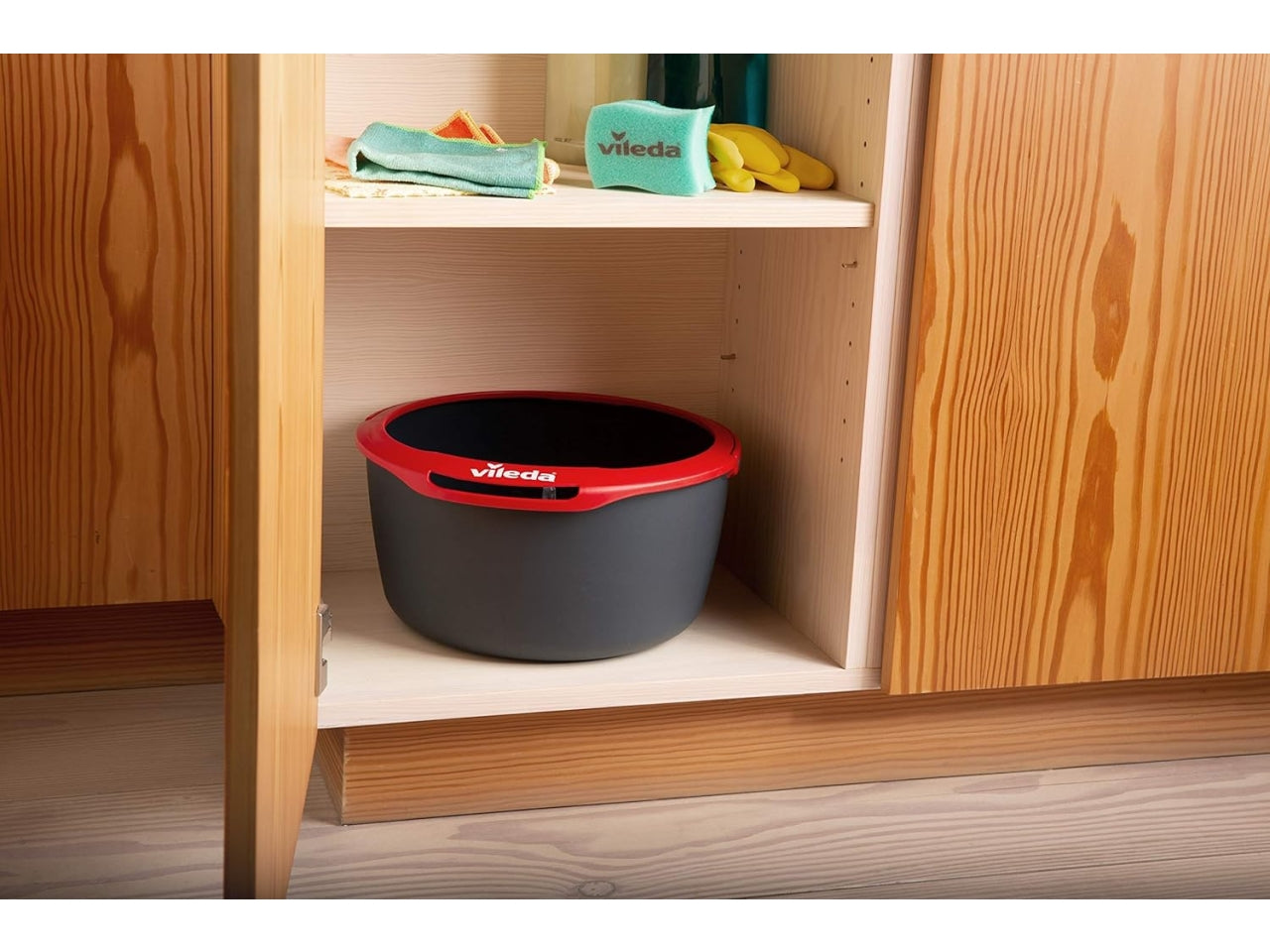 Lavapavimenti Spin & Clean con Sistema di Strizzatura Manuale attivabile attraverso il Manico, Set per la Pulizia dei Pavimenti con Secchio, Rullo pulente, Piastra, Panno 100% Microfibra - Vileda$