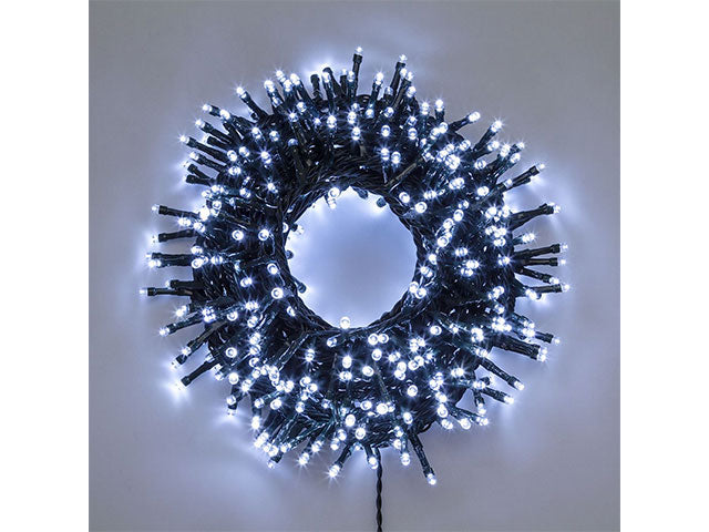 Catena luci mini cluster 2000led bianco freddo con 8 giochi di luce, cavo verde 4+40,5mt per uso interno/esterno