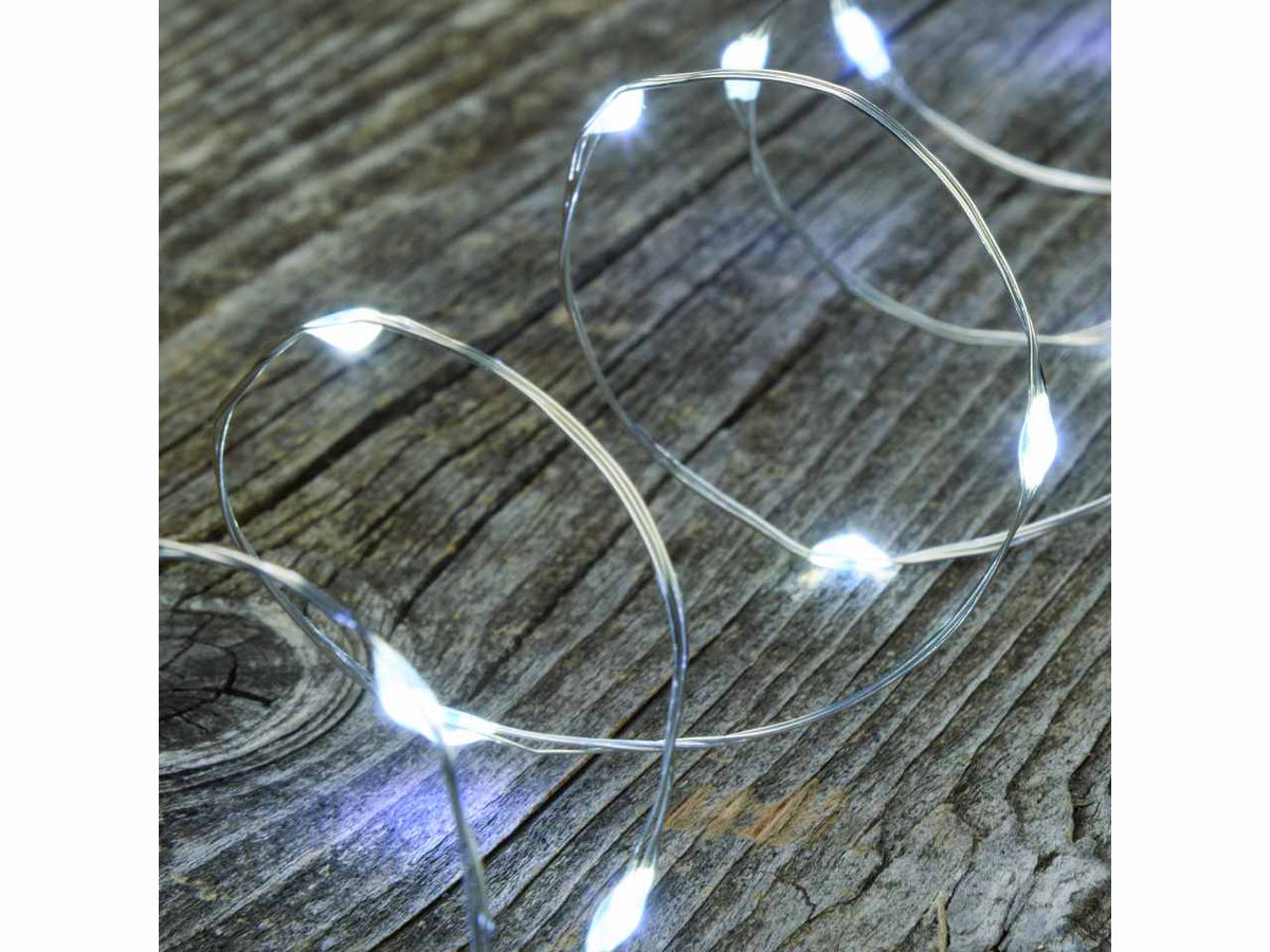 Filo metallo argento 4mt con 40micro led bianco freddo, giochi di luce a batteria 3xAA1,5V (non incluse) per uso interno/esterno IP44