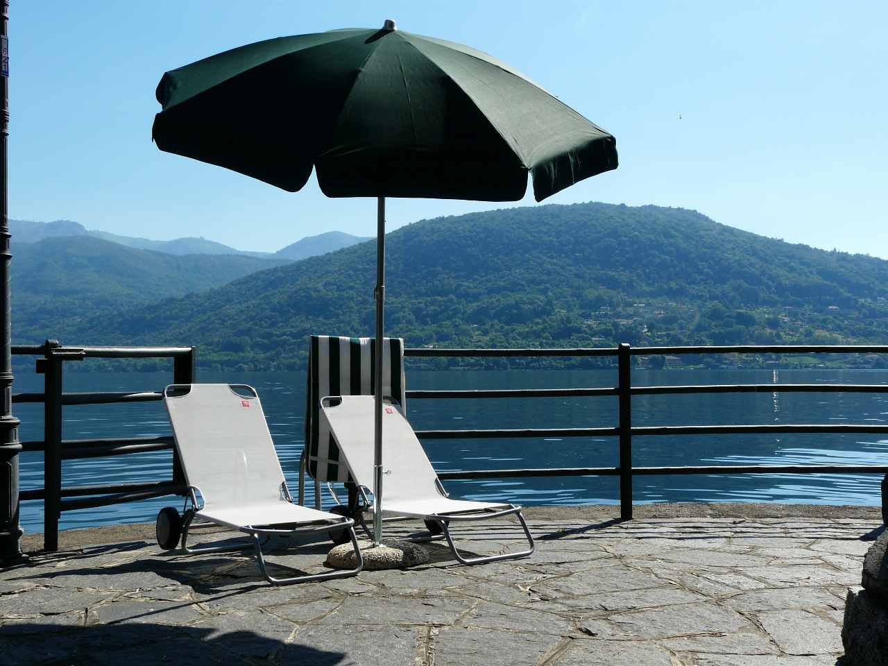 Ombrellone da spiaggia rigato bianco verde 100/8/33cm