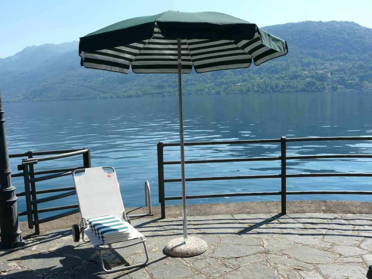 Ombrellone da spiaggia rigato bianco verde 100/8/33cm