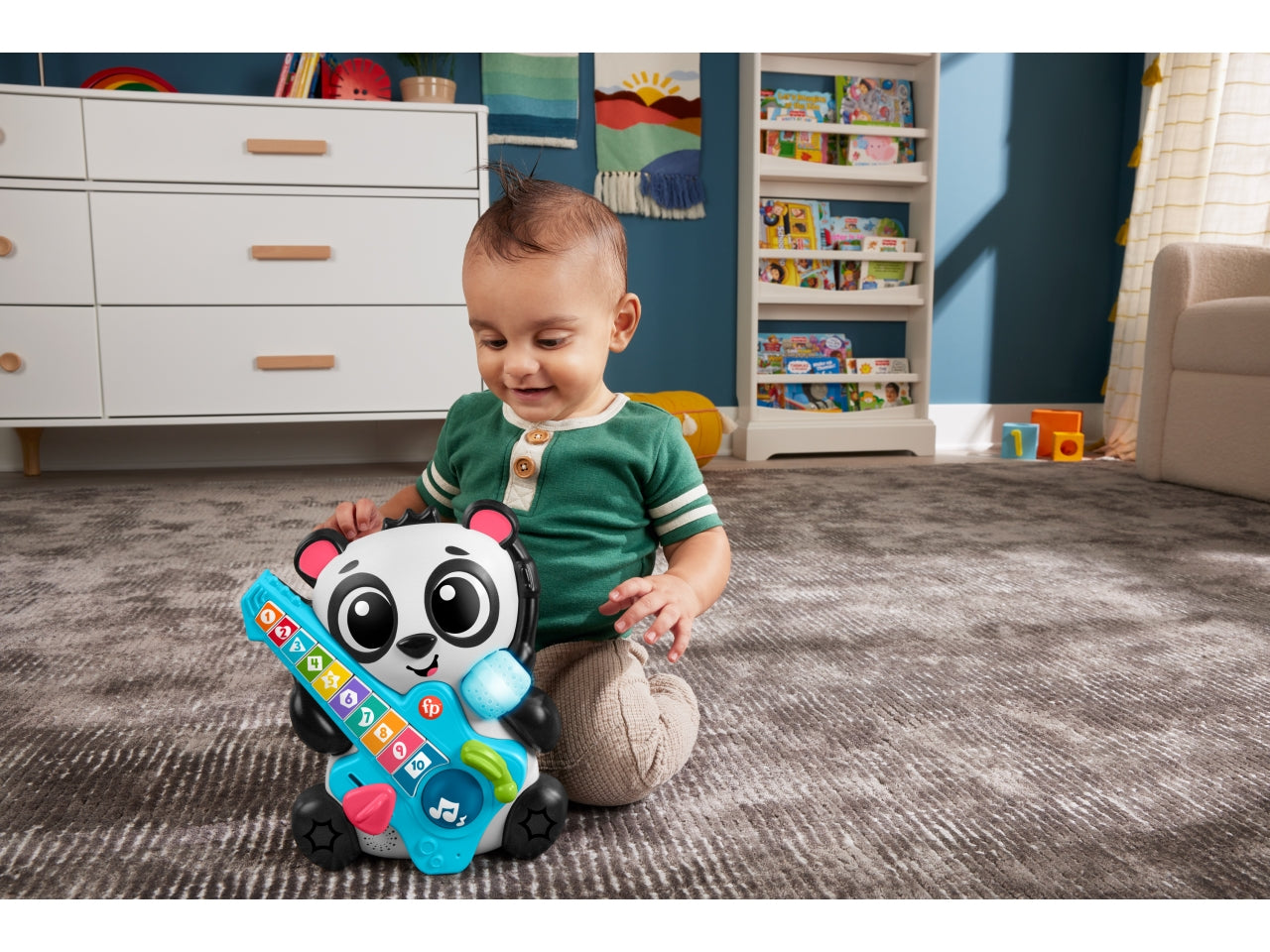 Fisher- Price Animal Band - Gina la Pandina Impariamo a Contare panda interattivo per l'apprendimento con 10 tasti e 70 canzoni luci suoni e microfono giocattolo per bambini 9+ mesi HYL03