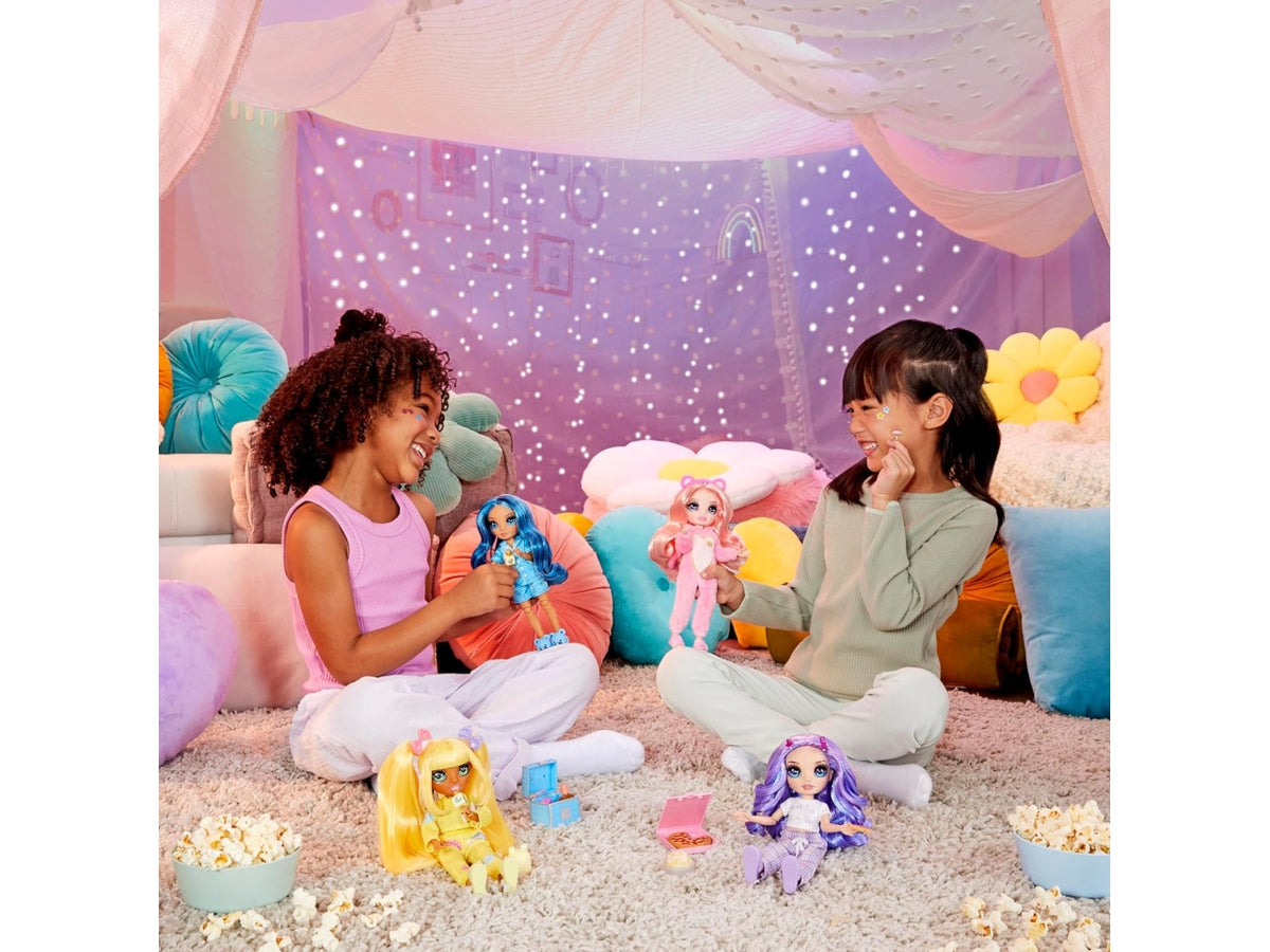 Rainbow junior high pj party fashion doll Violet, bambola con accessori, 4+ anni - Mga