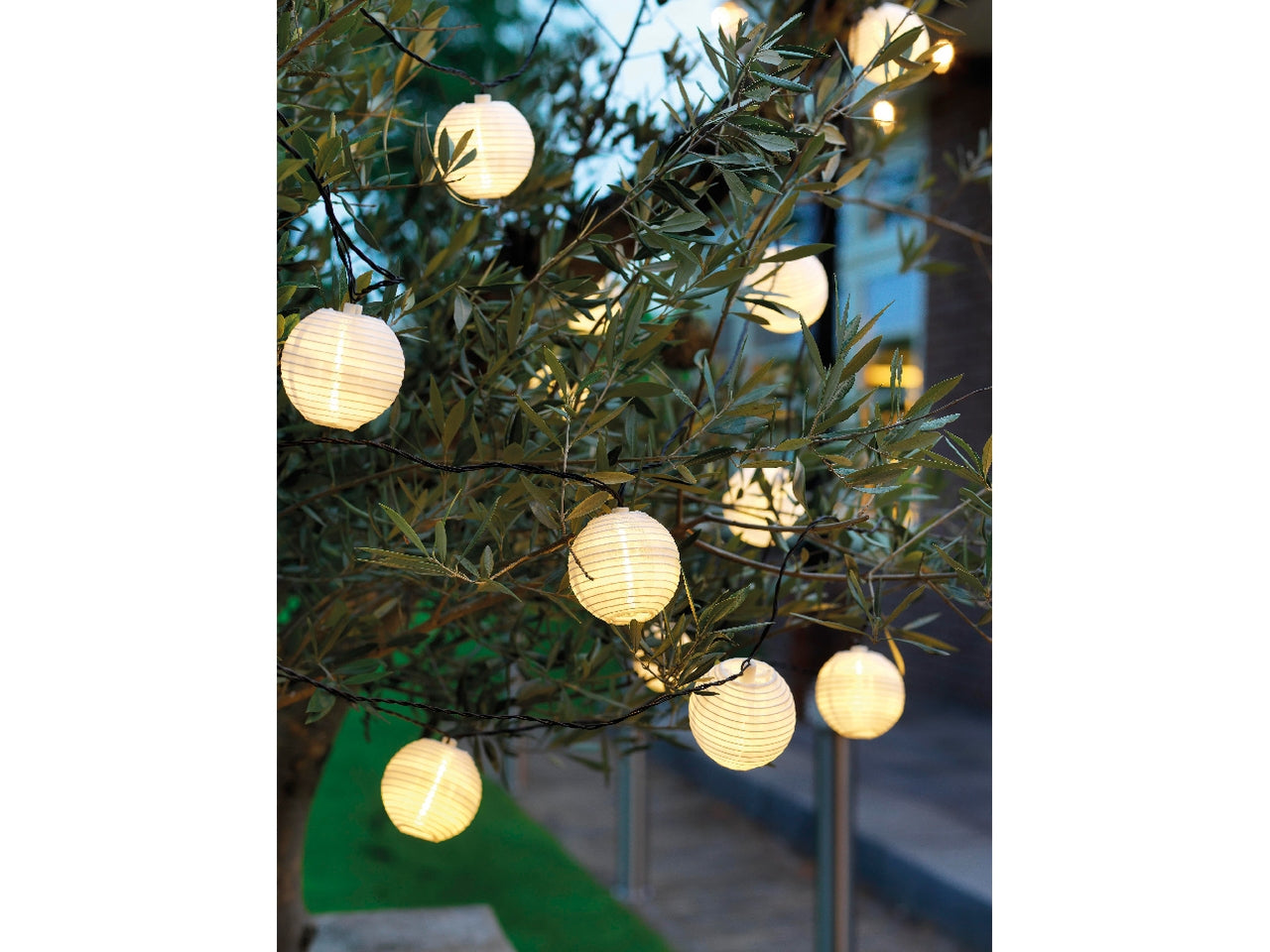 Catena luminosa solare con lanterne bianche a luce fissa bianco caldo lunghezza 350cm