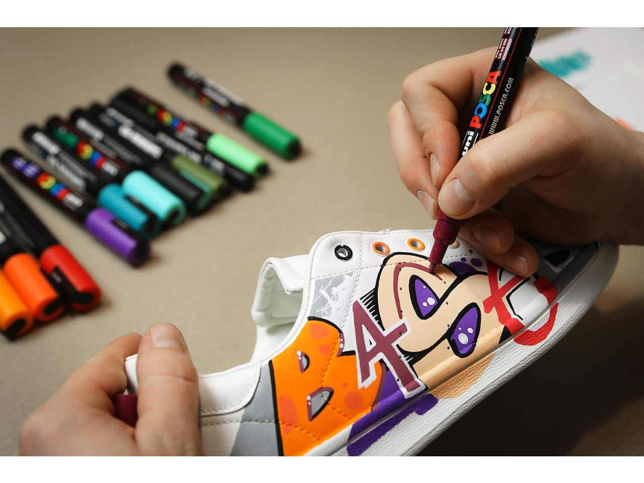 Marcatore uni posca medio color lavanda