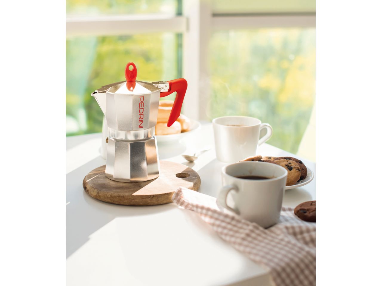 Caffettiera per 4 tazze in alluminio brillantato con manico rosso con fascia