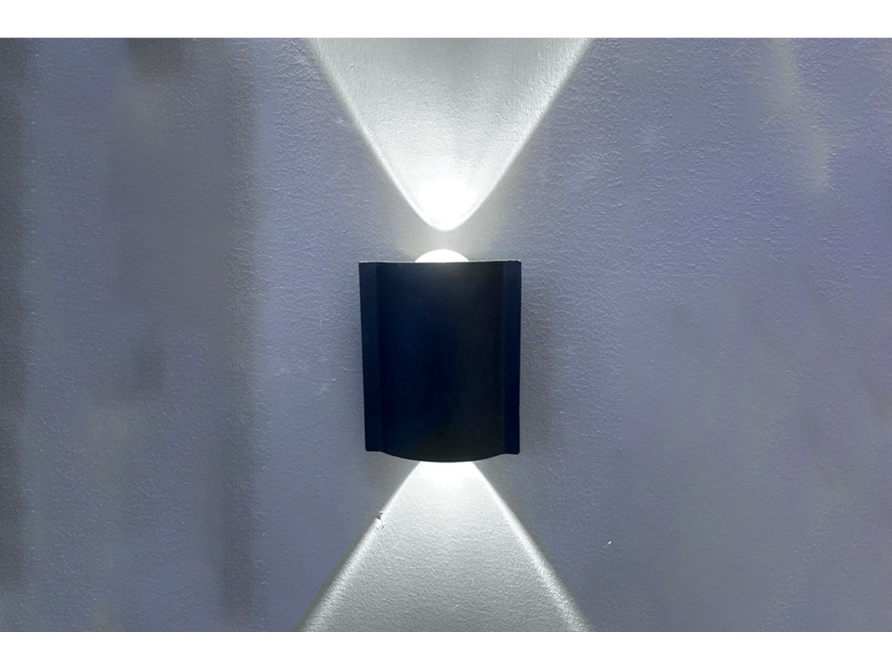 Applique da muro alluminio con 2 led 4x6,5x4cm nero luce fredda
