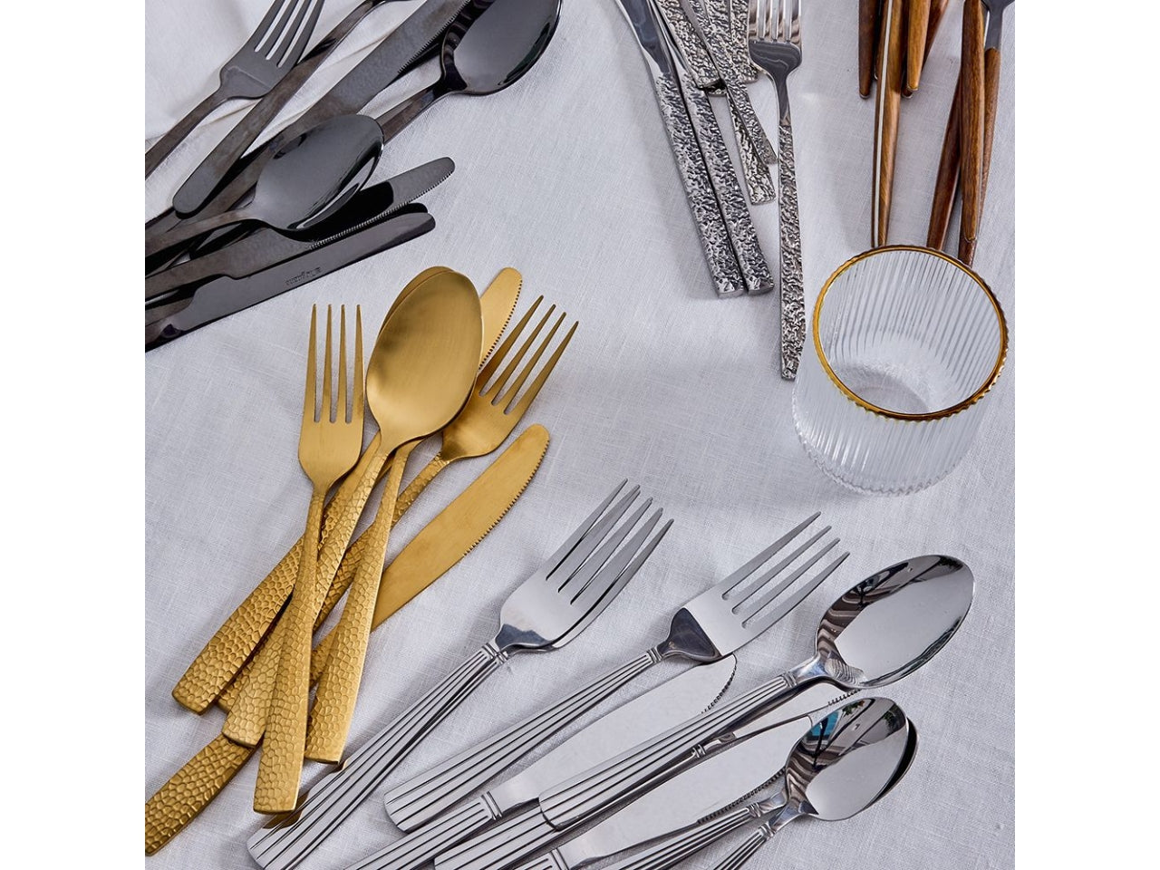Servizio di posate Tognana in acciaio dorato martellato 24 pezzi