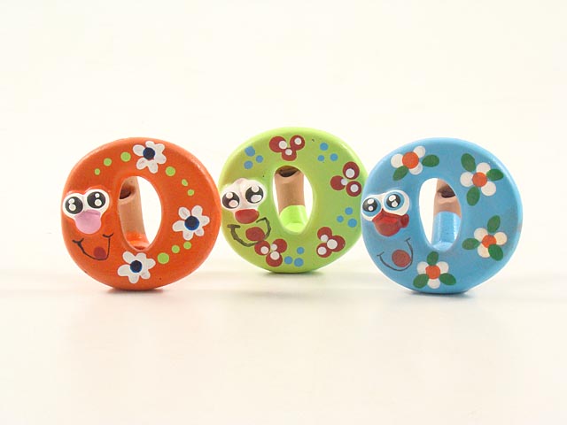 Fischietto lettera o