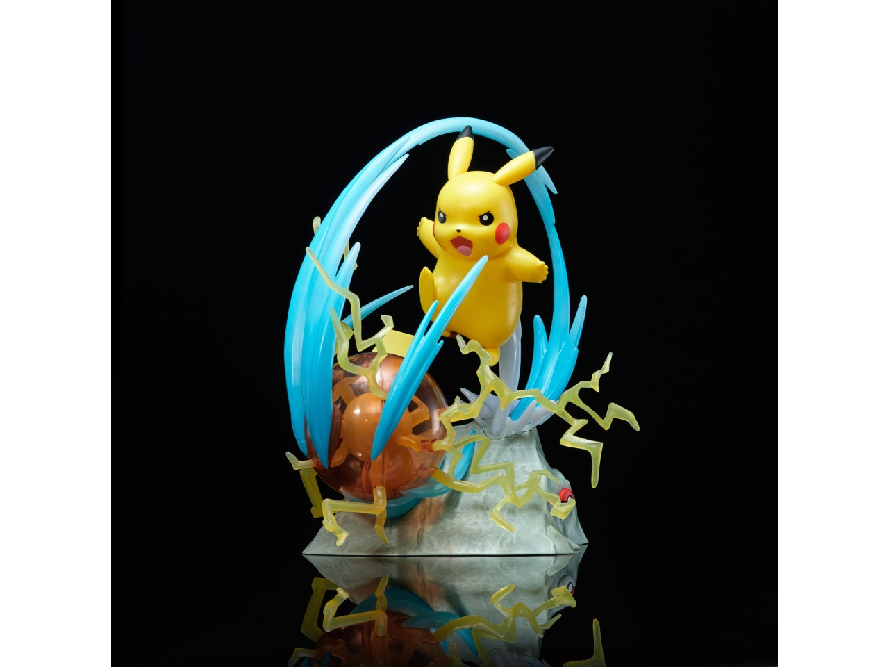 Pokemon Deluxe Collector Statue Pikachu