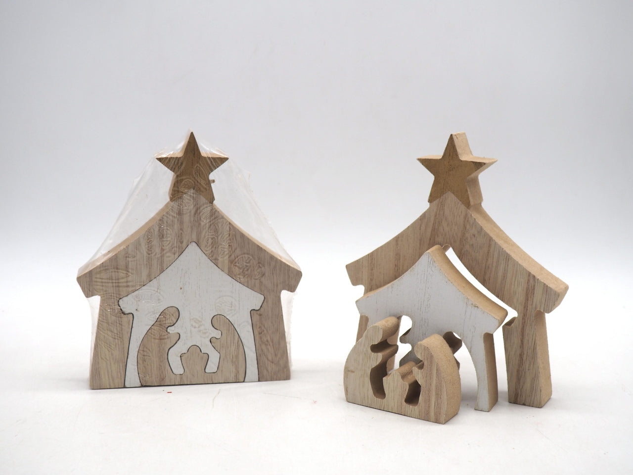 Nativita' in legno con capanna 15cm naturale/bianco