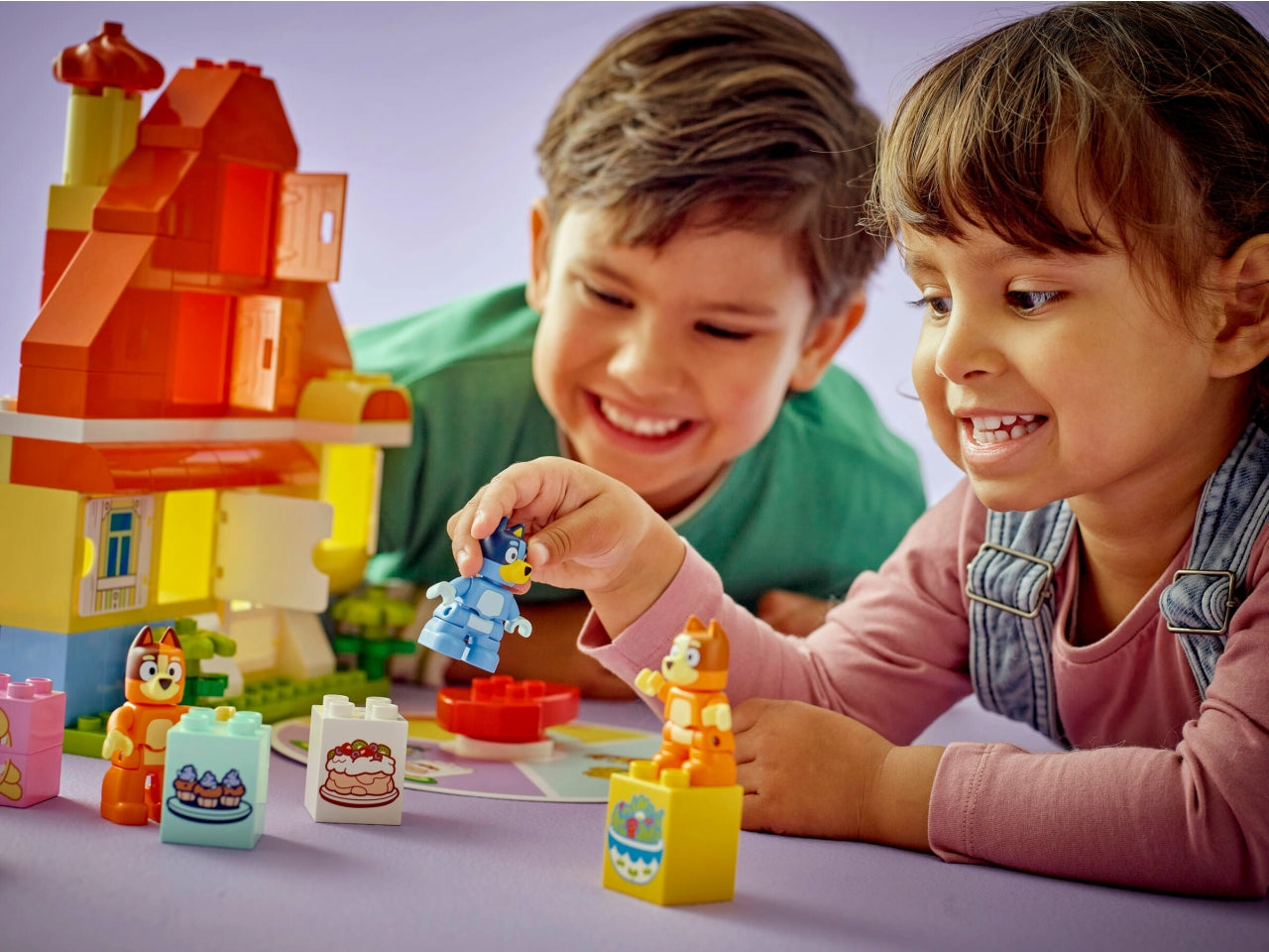 LEGO Casa della Famiglia di Bluey con gioco di memoria