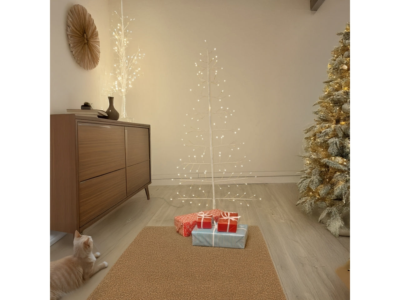 Albero tiglio conico 2D 150cm ramo bianco diametro 75cm con 186microled bianco caldo e giochi di luce automatico flashled diamond per uso interno/esterno IP44
