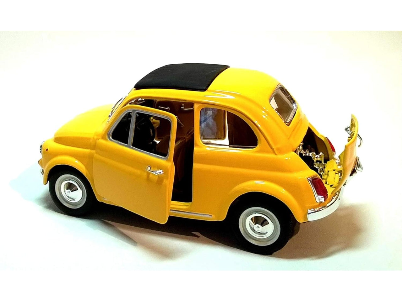 Auto Fiat 500F anno 1965 scala 1:24