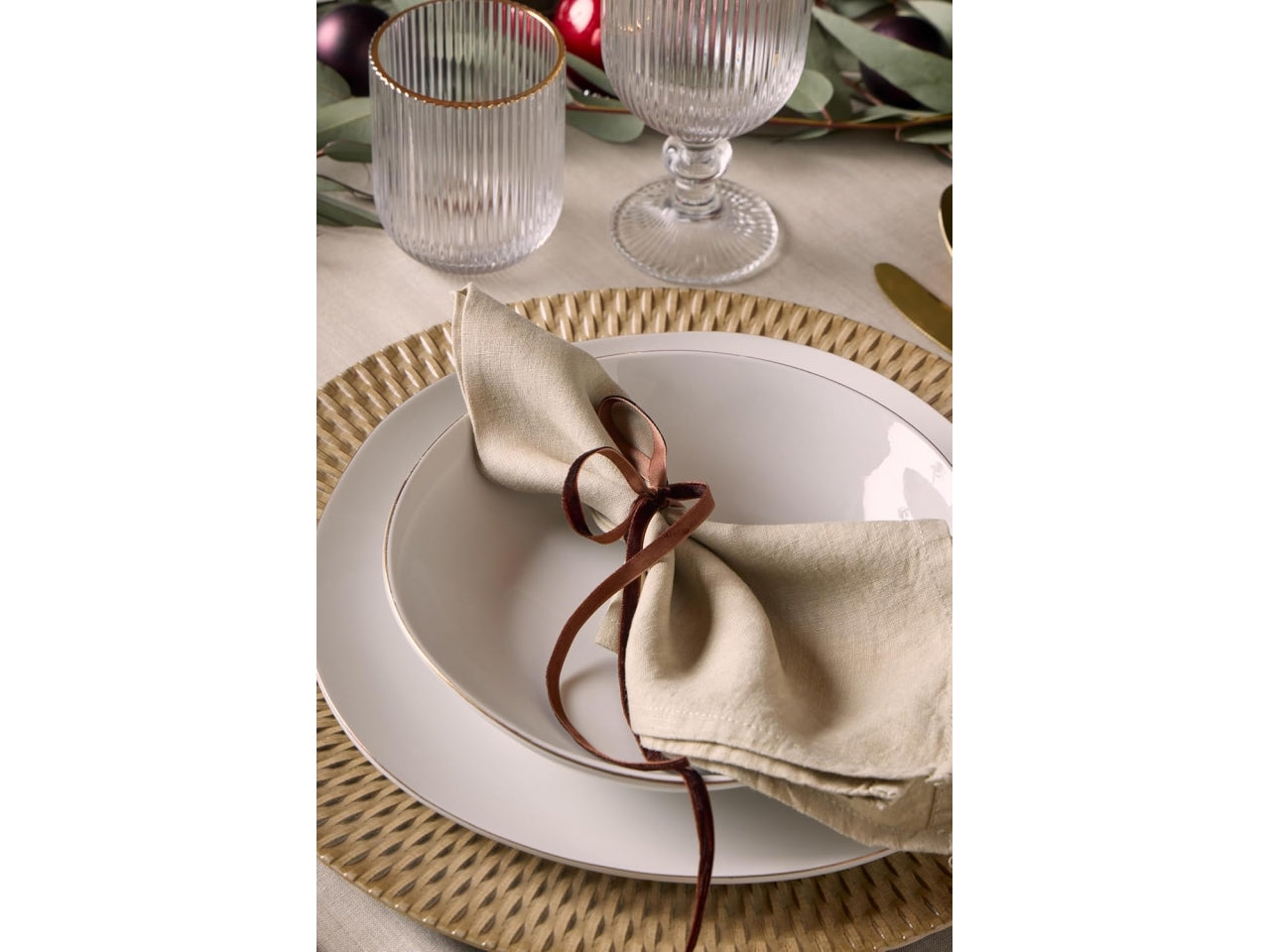 Servizio tavola 18 pz Delphi filo oro