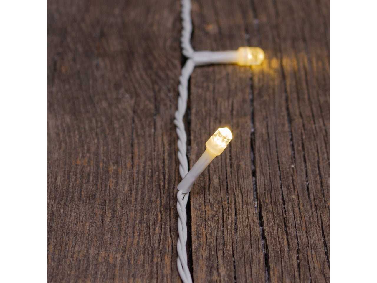 Catena 500maxi led bianco caldo con 7 giochi di luce con filo bianco 50+4mt per uso interno ed esterno