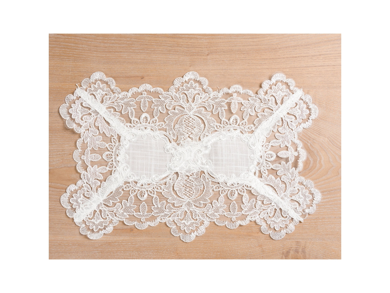 L.diana centrino c/pizzo 30x45cm