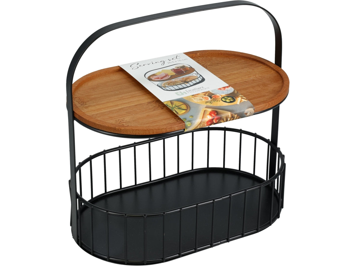 Set da servizio con cestino in metallo nero verniciato a polvere con manico e tagliere da servizio in bambù. Dimensioni 24x15x25cm, peso 755gr