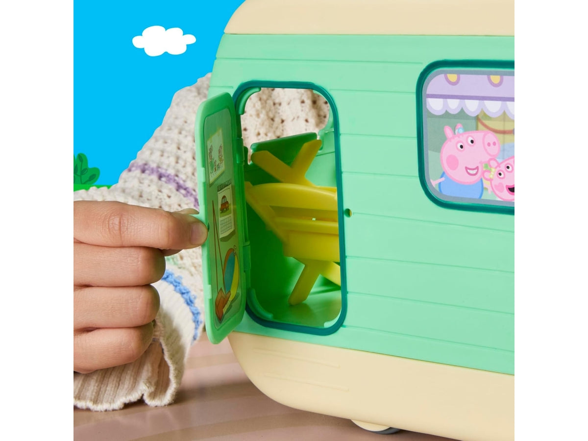 Peppa Pig three little piggies caravan