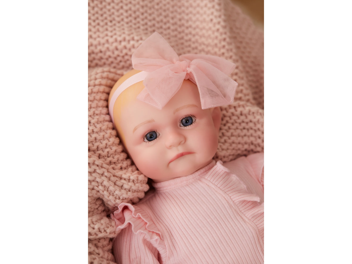 Baby born neoborn girl light/open