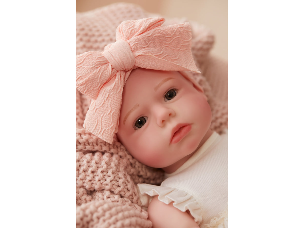 Baby born neoborn girl light/open