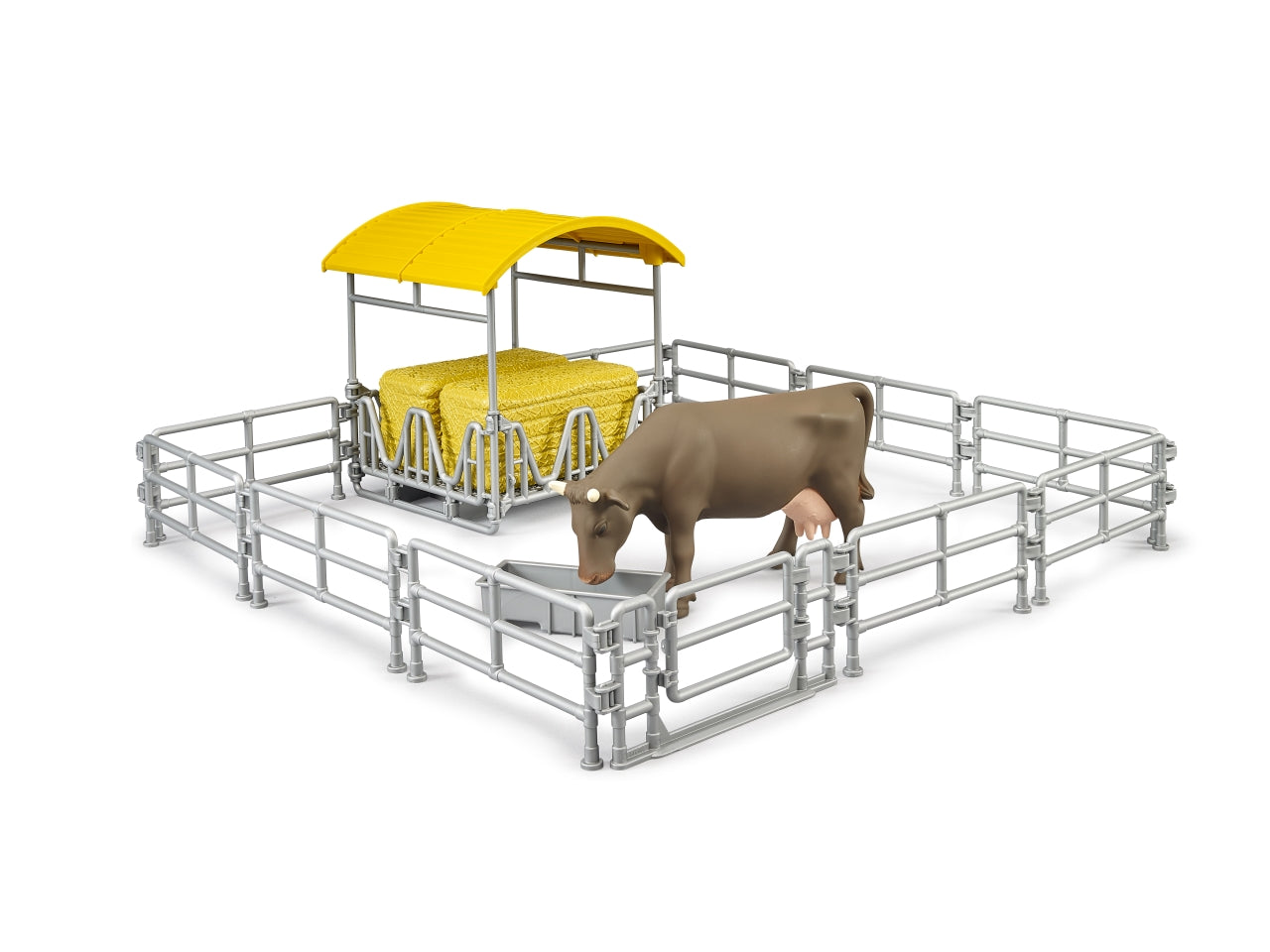 Recinto con mangiatoia e mucca