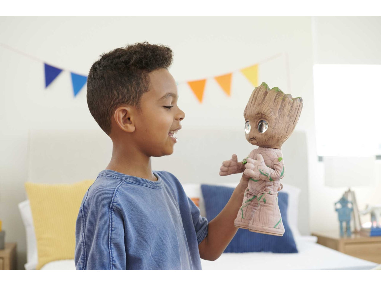 Marvel groot ballerino canta e balla