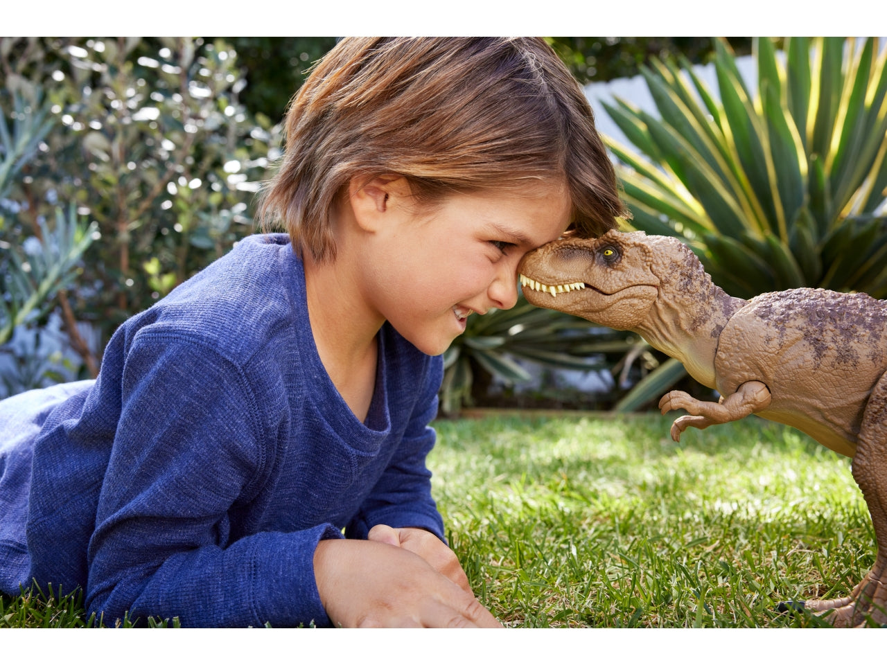 Jurassic World T-Rex Attacco Selvaggio: Action Figure Avanzata con Meccanismo di Morso e Ruggito Potenziato - Mattel