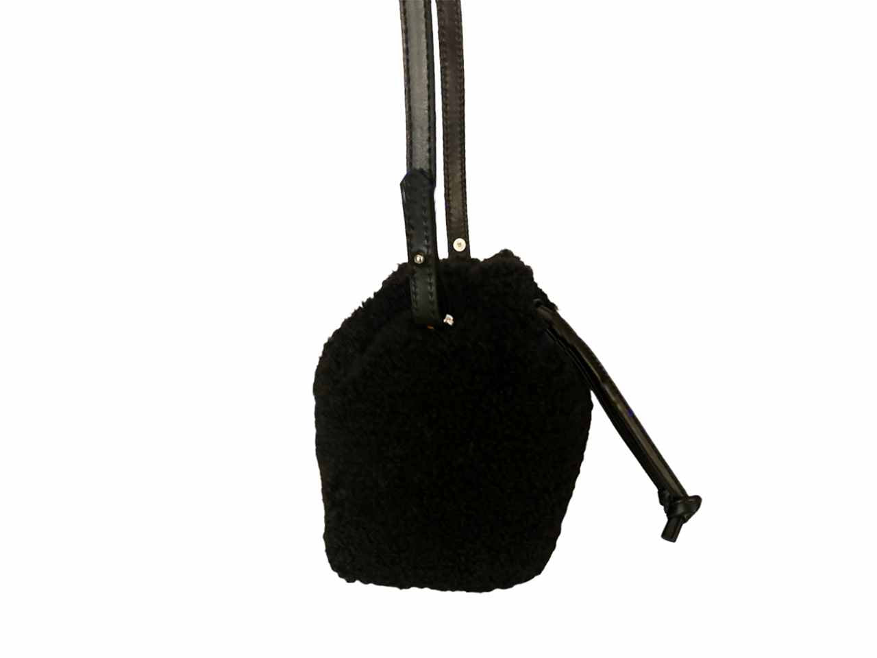 Borsa sacchetto nera in ecopelliccia pecora