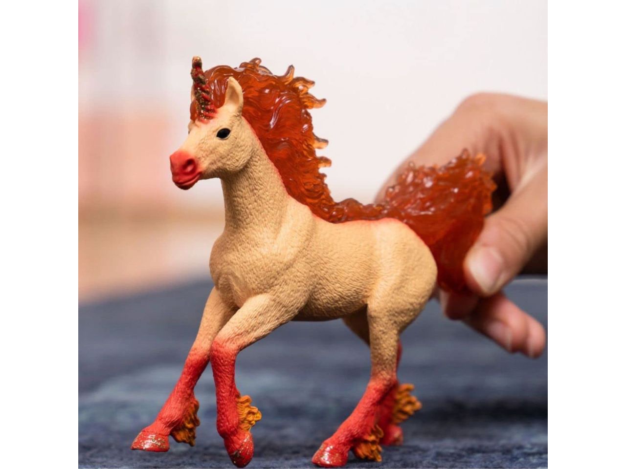 Stallone di unicorno di fuoco elementa