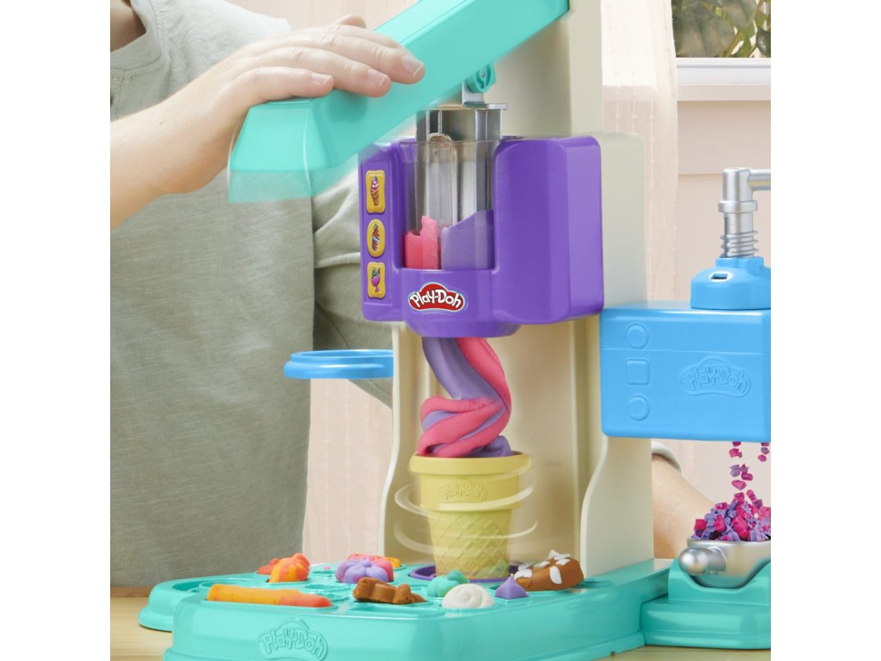 Play-doh gelateria arcobaleno, giocattolo interattivo con plastilina 3+ Hasbro