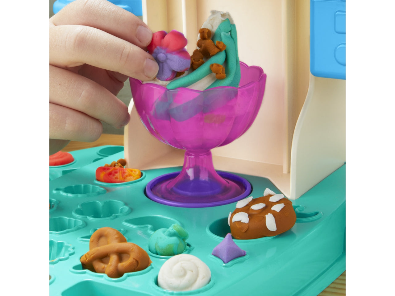 Play-doh gelateria arcobaleno, giocattolo interattivo con plastilina 3+ Hasbro