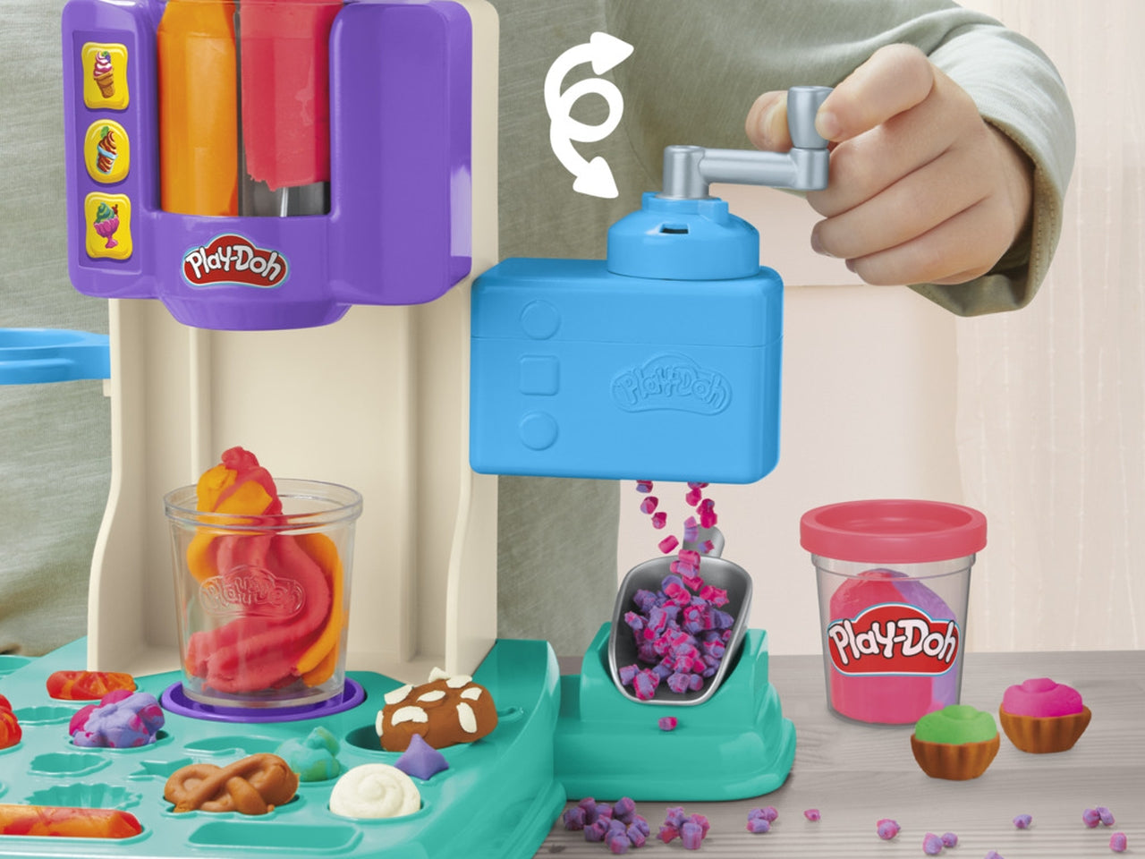 Play-doh gelateria arcobaleno, giocattolo interattivo con plastilina 3+ Hasbro