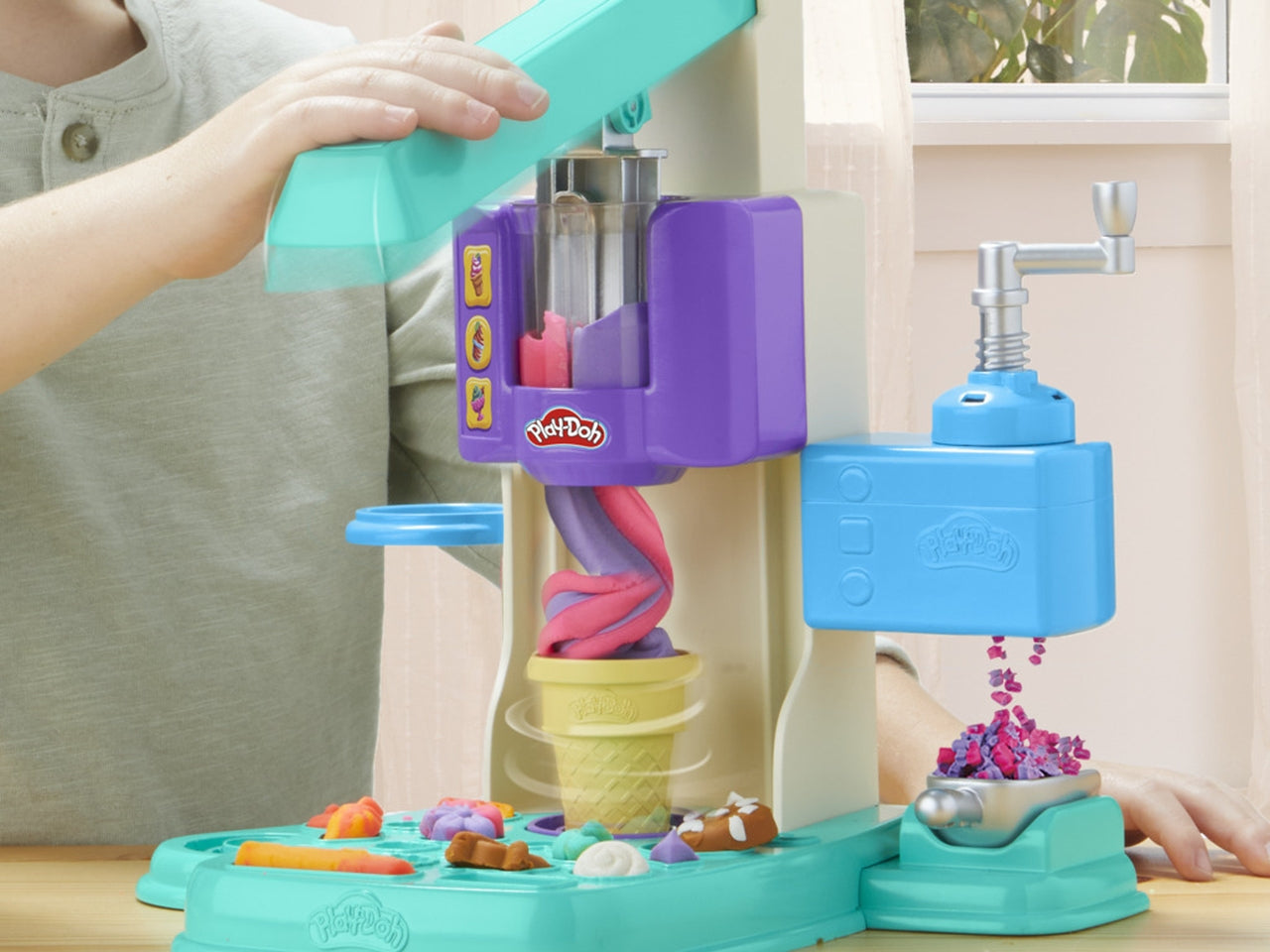 Play-doh gelateria arcobaleno, giocattolo interattivo con plastilina 3+ Hasbro