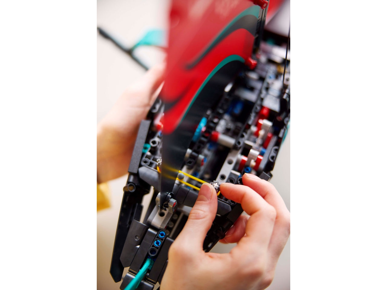 LEGO Technic - yacht da regata per adulti 18+ Yacht Emirates Team New Zealand AC75 42174