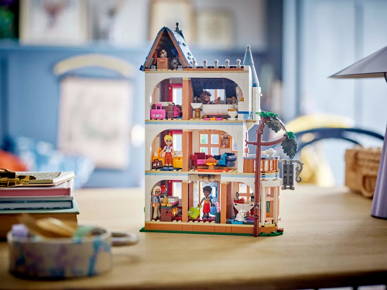 Lego Friends Bed and Breakfast al Castello, set di mattoncini in scatola da 1311 pezzi, per ragazze 12+ anni 42638