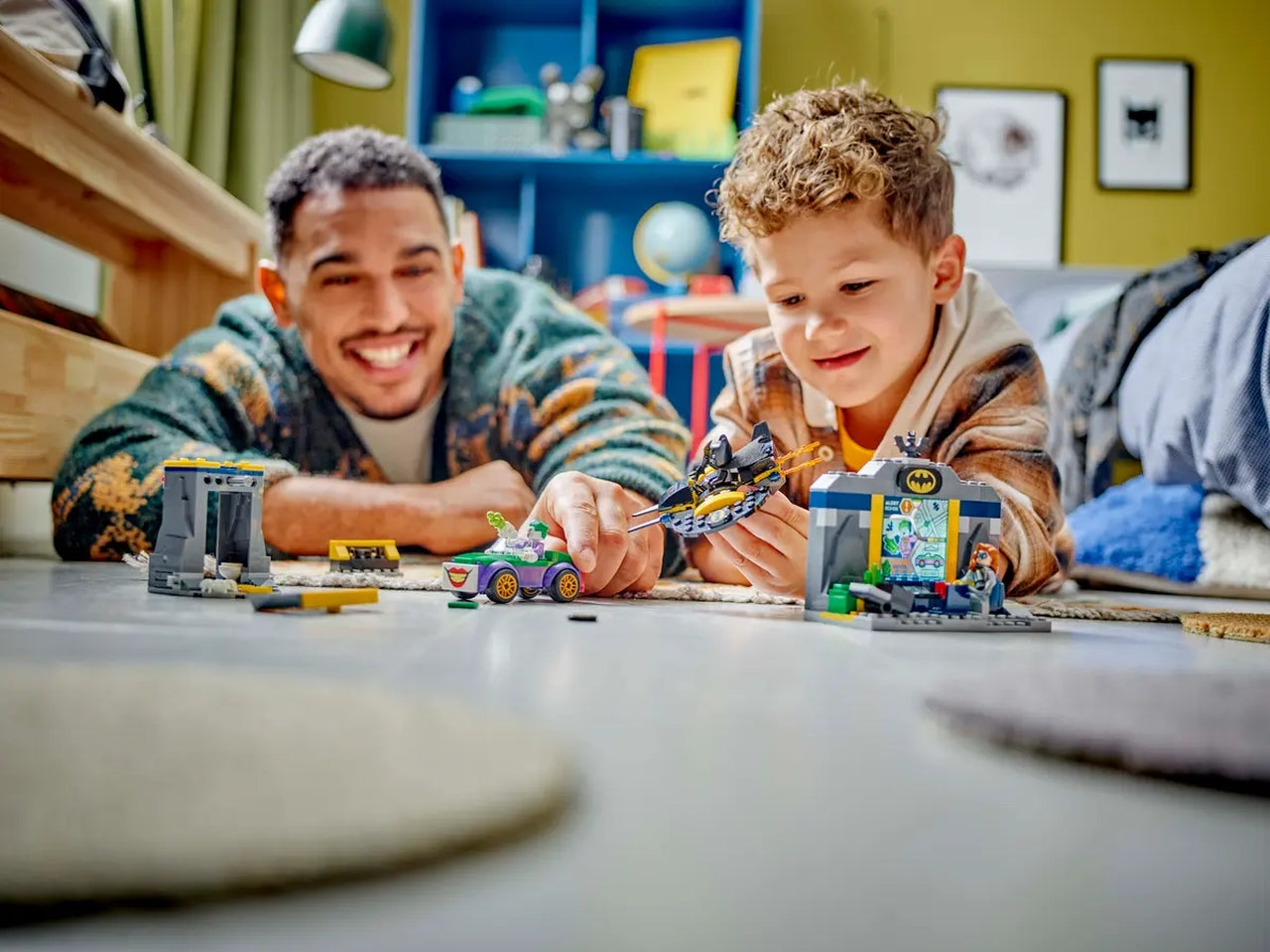 Lego Super Heroes Batcaverna con Batman, Batgirl e Joker, set di costruzioni in scatola da184 pezzi, per bambino 4+ anni 76272