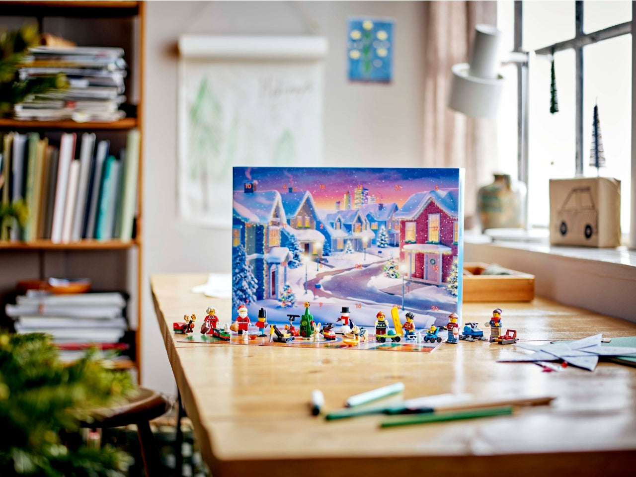 LEGO City - Calendario dellAvvento ricco di divertimento: organizza il conto alla rovescia fino al Natale con il Calendario dellAvvento 2024 per bambini dai 5 anni in su 60436