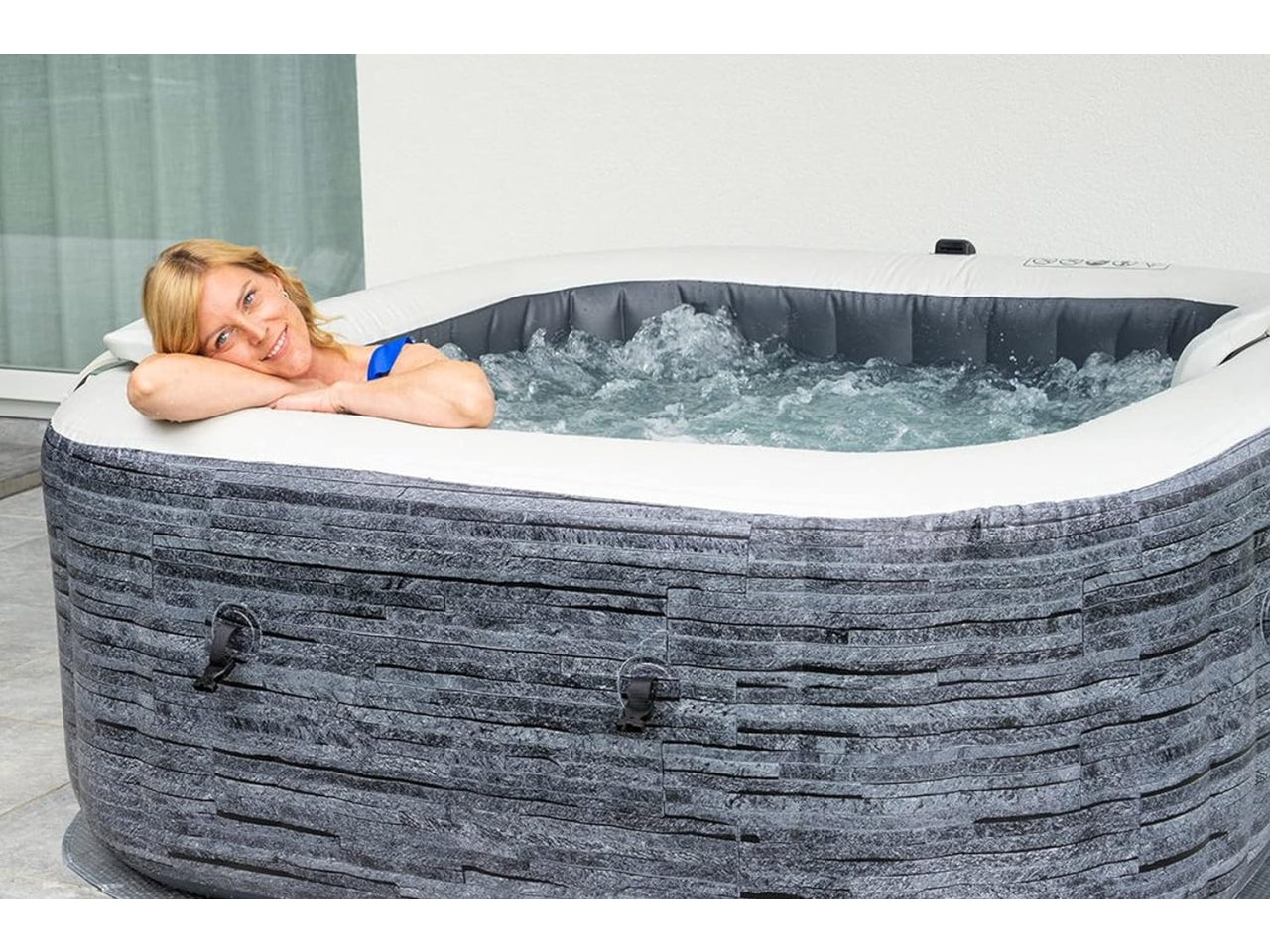 Bubble massage set greystone deluxe 4 posti quadrata con pompa, riscaldatore, sistema di purificazione acqua, 140 getti, telo base, telo copertura, dispenser di cloro