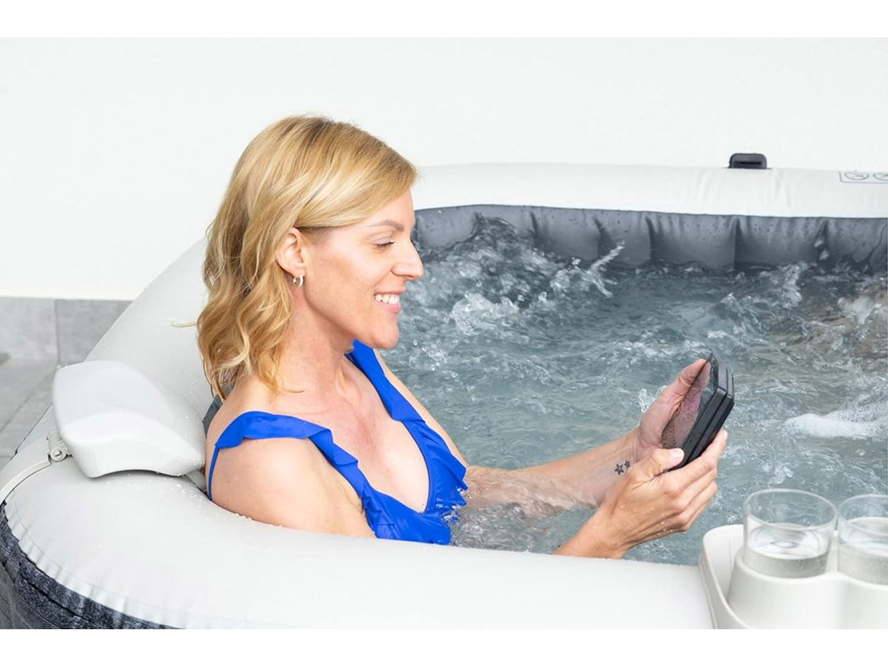 Bubble massage set greystone deluxe 4 posti quadrata con pompa, riscaldatore, sistema di purificazione acqua, 140 getti, telo base, telo copertura, dispenser di cloro