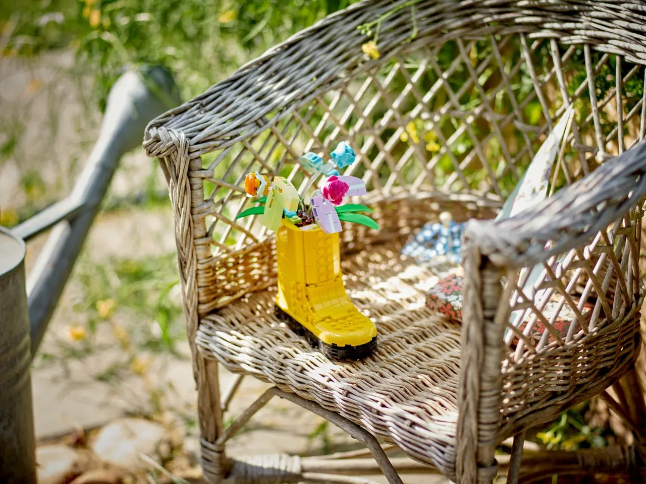 Lego creator innaffiatoio con fiori