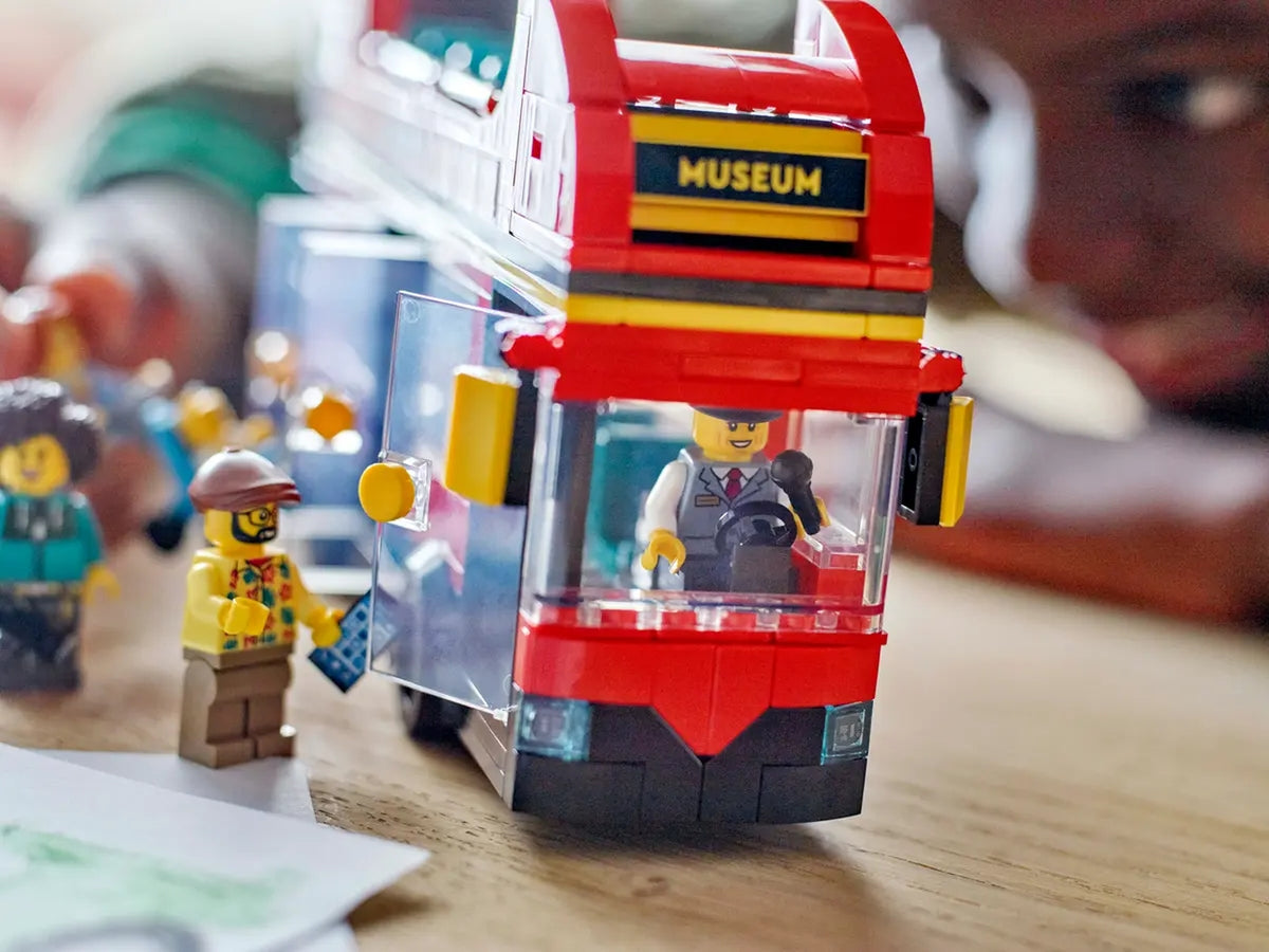 Lego City Great Vehicles Autobus Turistico rosso a due piani, set di costruzioni in scatola da 384 pezzi, 7+ anni 60407