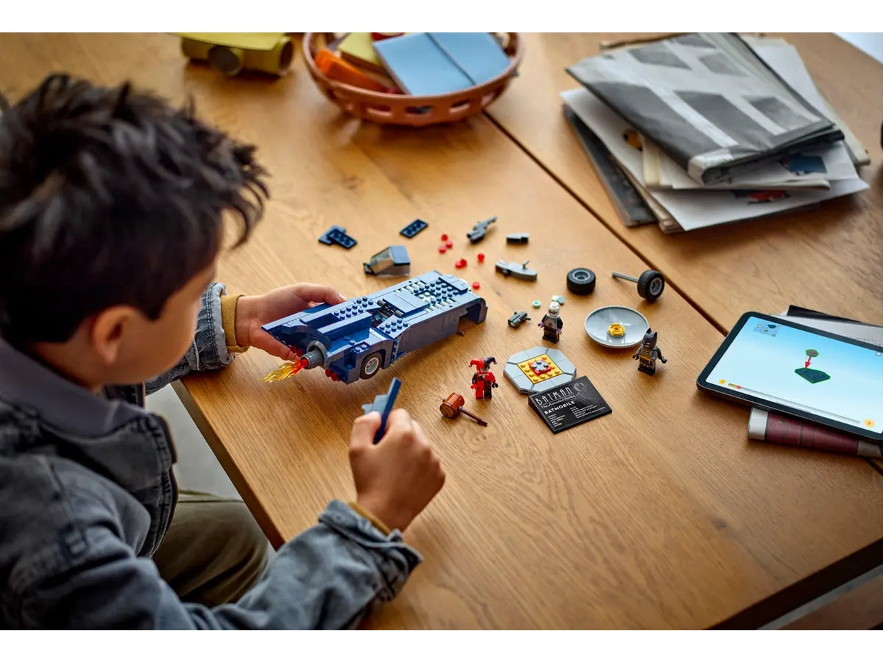 Lego Super Heroes Batman con Batmobile contro Harley Quinn e Mr. Freeze, set di costruzioni in scatola da 435 pezzi, per ragazzi 8+ anni 76274